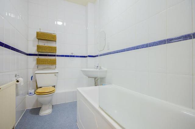  Image of 2 bedroom Apartment to rent in Whitechapel Road London E1 at London, E1 1BY