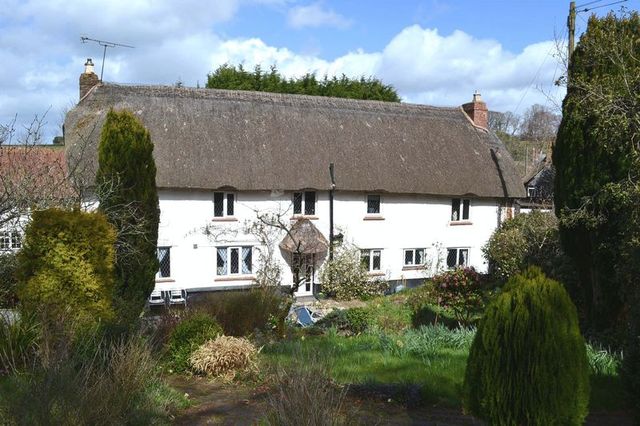  Image of 3 bedroom Detached house for sale in Wiggaton Wiggaton Ottery St. Mary EX11 at Sandgate Lane  Ottery St. Mary, EX11 1PU