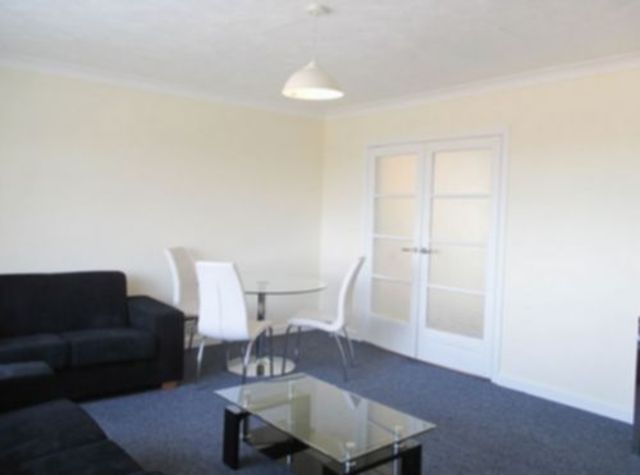  Image of 2 bedroom Flat to rent in Dartmouth Road London NW2 at Willesden Green NW2 London, NW2 4EL
