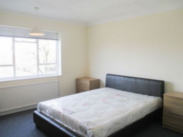  Image of 2 bedroom Flat to rent in Dartmouth Road London NW2 at Willesden Green NW2 London, NW2 4EL