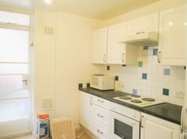  Image of 2 bedroom Flat to rent in Dartmouth Road London NW2 at Willesden Green NW2 London, NW2 4EL