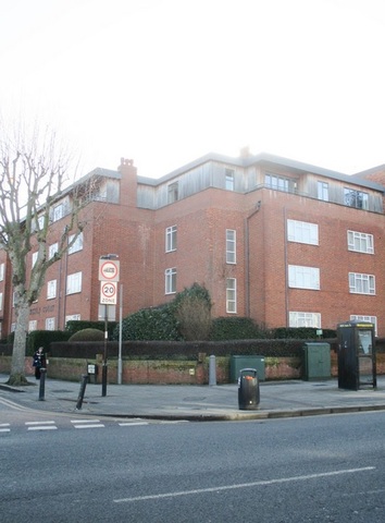  Image of 2 bedroom Flat to rent in Dartmouth Road London NW2 at Willesden Green NW2 London, NW2 4EL