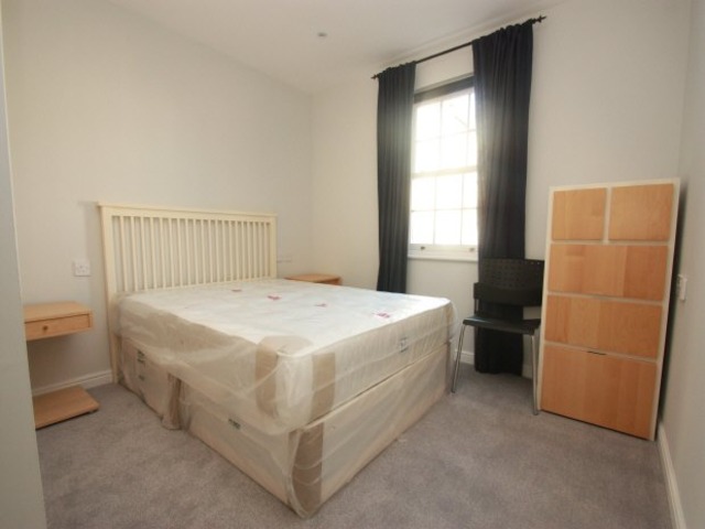  Image of 2 bedroom Flat to rent in Willowbrae Road Edinburgh EH8 at Edinburgh  Edinburgh, EH8 7HW