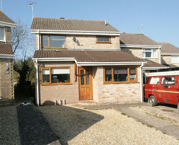  Image of 4 bedroom Detached house for sale in Winchcombe Close Nailsea Bristol BS48 at Winchcombe Close  Bristol, BS48 4TE