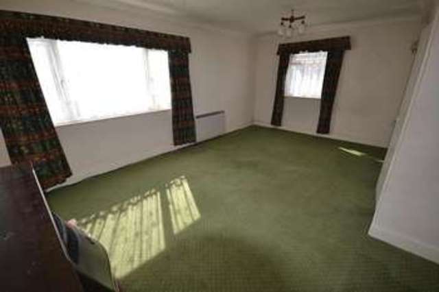  Image of 4 bedroom Maisonette for sale in Windmill Drive Bexhill-on-Sea TN39 at Bexhill On Sea, TN39 4DG