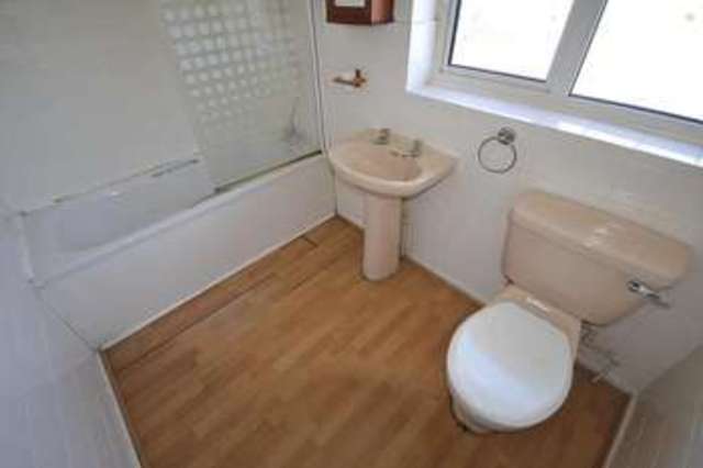  Image of 4 bedroom Maisonette for sale in Windmill Drive Bexhill-on-Sea TN39 at Bexhill On Sea, TN39 4DG