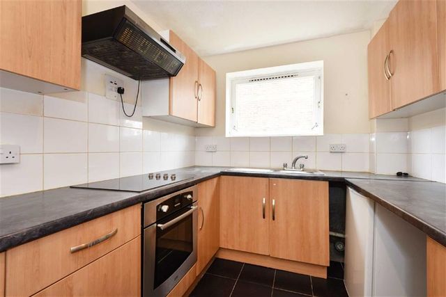  Image of 2 bedroom Property to rent in Third Avenue Hove BN3 at Windsor Lodge Hove Hove, BN3 2PD