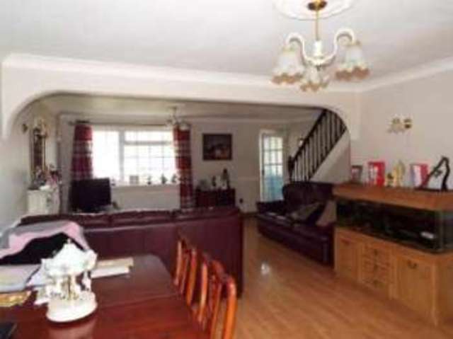 Image of 4 bedroom Detached house for sale in Wordsworth Drive Bletchley Milton Keynes MK3 at Bletchley Milton Keynes Bletchley, MK3 5HR