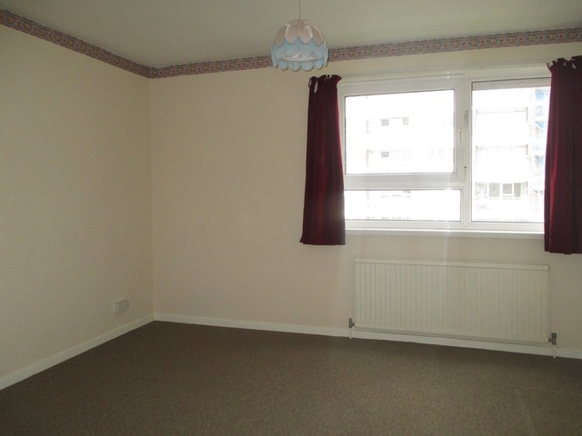  Image of 2 bedroom Apartment for sale in Yarborough Road Southsea PO5 at Yarborough Road  Southsea, PO5 3EA