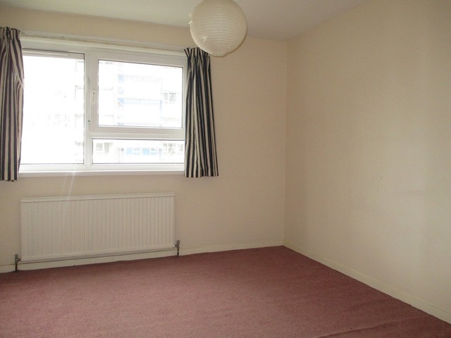  Image of 2 bedroom Apartment for sale in Yarborough Road Southsea PO5 at Yarborough Road  Southsea, PO5 3EA