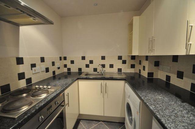  Image of 1 bedroom Detached house to rent in Kingston Road New Malden KT3 at Kingston Road  New Malden, KT3 3NS