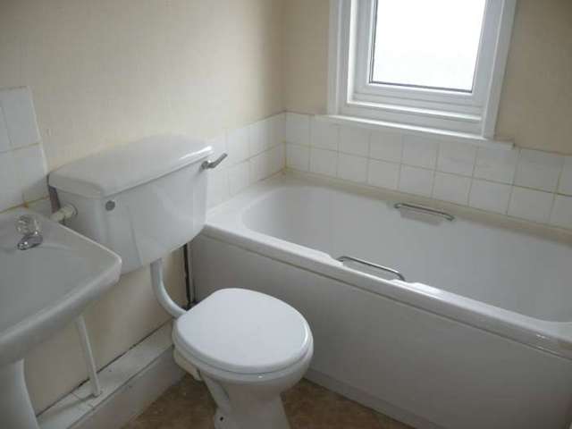  Image of 2 bedroom Flat to rent in Highfield Road Blackpool FY4 at Highfield Road  Blackpool, FY4 2JA