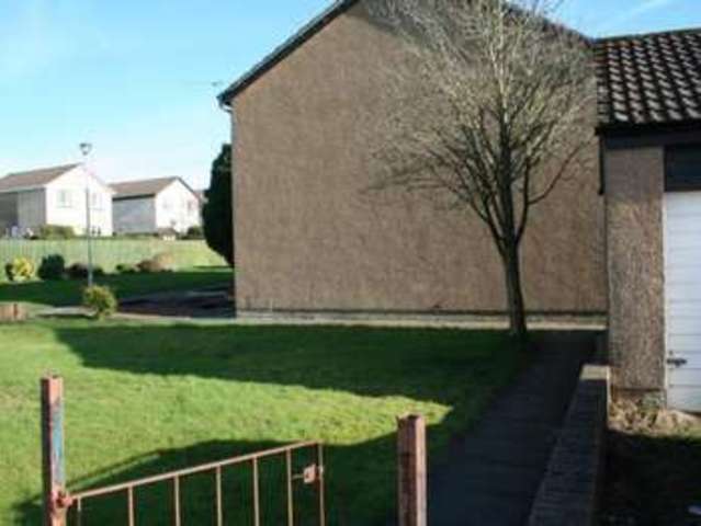  Image of 2 bedroom Flat to rent in North Avenue Carluke ML8 at Carluke, ML8 5TR
