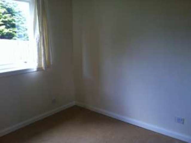  Image of 2 bedroom Flat to rent in North Avenue Carluke ML8 at Carluke, ML8 5TR