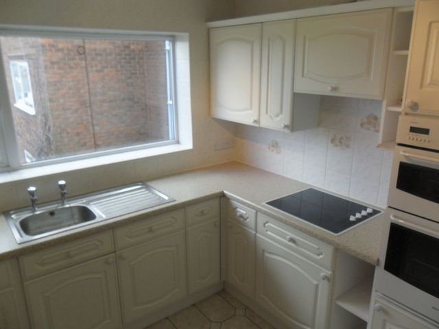  Image of 2 bedroom Flat to rent in Blackberry Lane Sutton Coldfield B74 at Blackberry Lane  Sutton Coldfield, B74 4JG