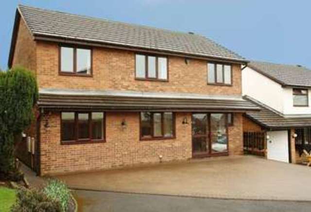  Image of 4 bedroom Detached house for sale in Highfield Drive Royton Oldham OL2 at Royton Oldham Heyside, OL2 6AF