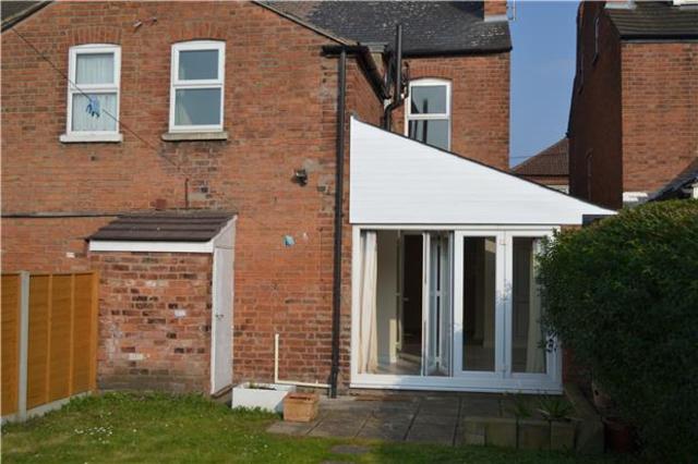  Image of 3 bedroom Semi-Detached house to rent in Henry Road Gloucester GL1 at Gloucester, GL1 3DY