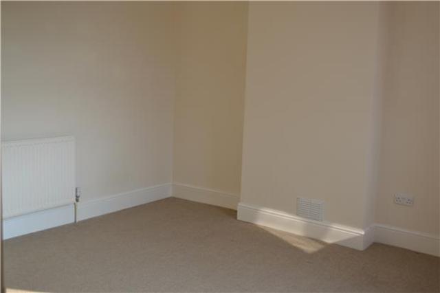  Image of 3 bedroom Semi-Detached house to rent in Henry Road Gloucester GL1 at Gloucester, GL1 3DY