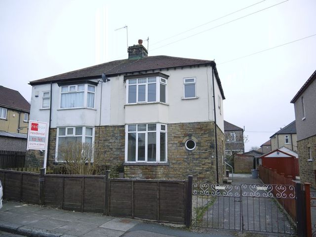  Image of 3 bedroom Semi-Detached house to rent in Glenholme Shipley BD18 at Glenholme  Shipley, BD18 1EW