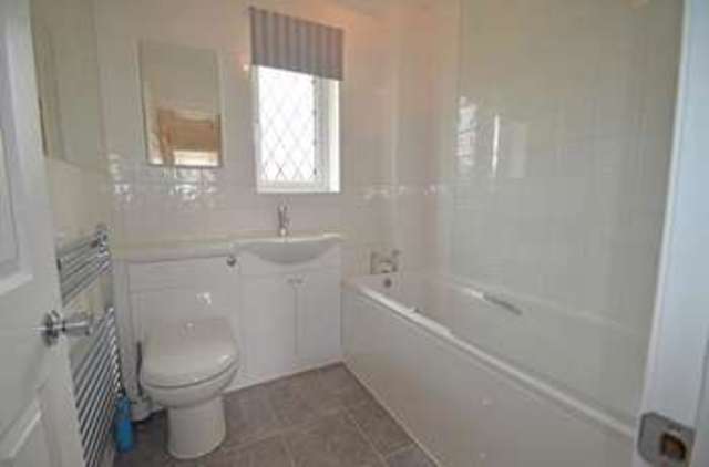  Image of 3 bedroom Detached house to rent in Windmill Field Windlesham GU20 at Windlesham, GU20 6QD