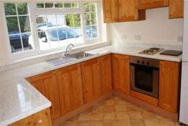  Image of 1 bedroom Flat to rent in Kiln Lane Lower Bourne Farnham GU10 at Farnham, GU10 3LU
