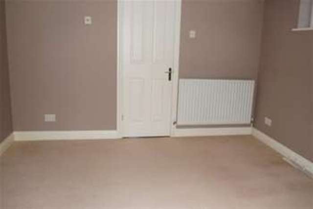  Image of 1 bedroom Flat to rent in Kiln Lane Lower Bourne Farnham GU10 at Farnham, GU10 3LU
