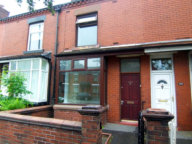  Image of 2 bedroom Detached house to rent in Tonge Moor Road Bolton BL2 at Tonge Moor Bolton Bradshaw, BL2 2JU