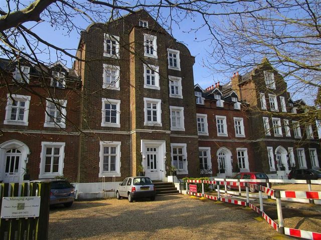  Image of 1 bedroom Property to rent in Upton Park Slough SL1 at 55 Upton Park Slough Slough, SL1 2GB