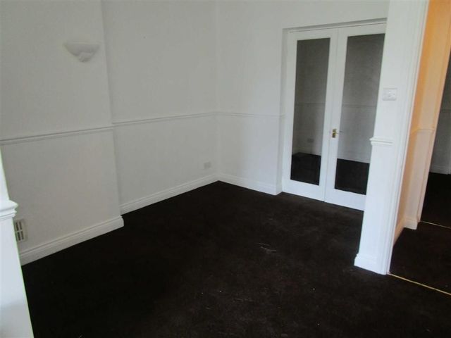  Image of 1 bedroom Property to rent in Upton Park Slough SL1 at 55 Upton Park Slough Slough, SL1 2GB