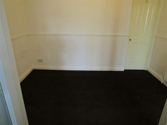  Image of 1 bedroom Property to rent in Upton Park Slough SL1 at 55 Upton Park Slough Slough, SL1 2GB
