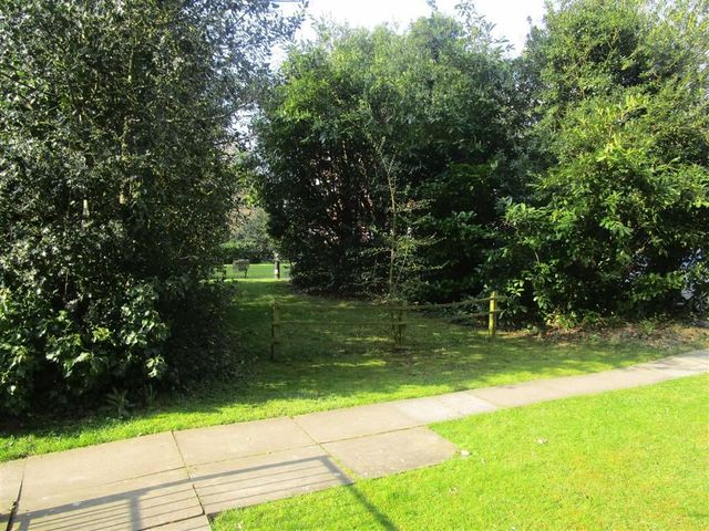  Image of 1 bedroom Property to rent in Upton Park Slough SL1 at 55 Upton Park Slough Slough, SL1 2GB