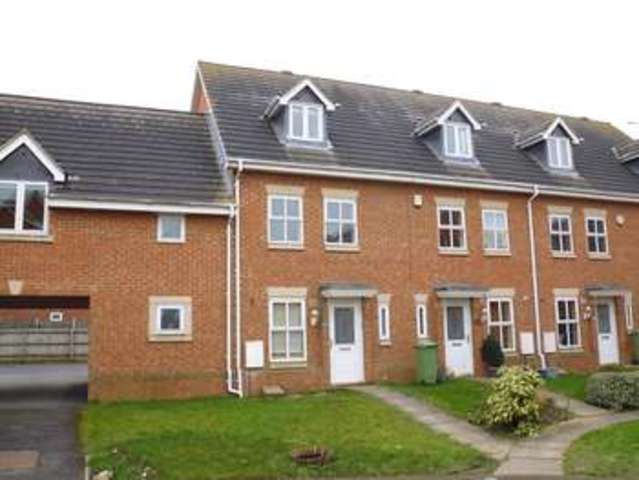 3 Bedroom Town House To Rent In Oriel Close Wolverton Milton