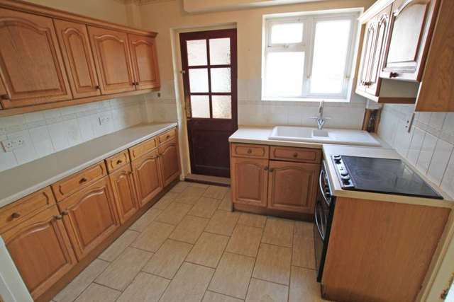  Image of 3 bedroom Semi-Detached house for sale in Abbott Close Didcot OX11 at Abbott Close  Didcot, OX11 8HX
