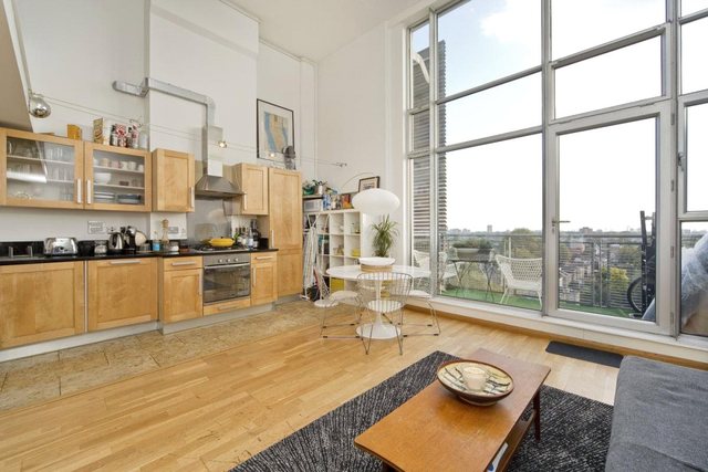  Image of 2 bedroom Flat to rent in Arbutus Street London E8 at London  Dalston, E8 4DT