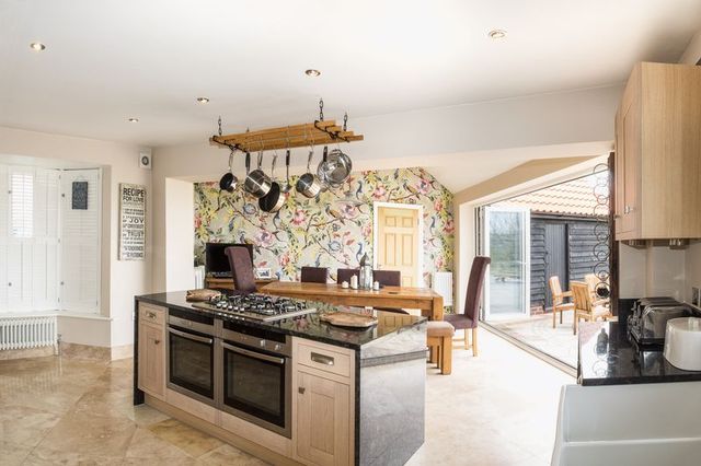  Image of 3 bedroom Detached house for sale in Willow Tree Close Abridge Romford RM4 at Willow Tree Close Abridge Romford, RM4 1BL