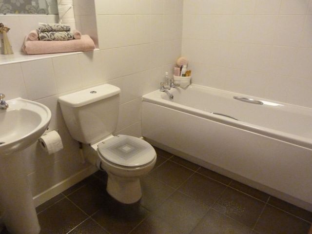  Image of 2 bedroom Flat to rent in Mellor Street Lees Oldham OL4 at Mellor Street Lees Oldham, OL4 3DH