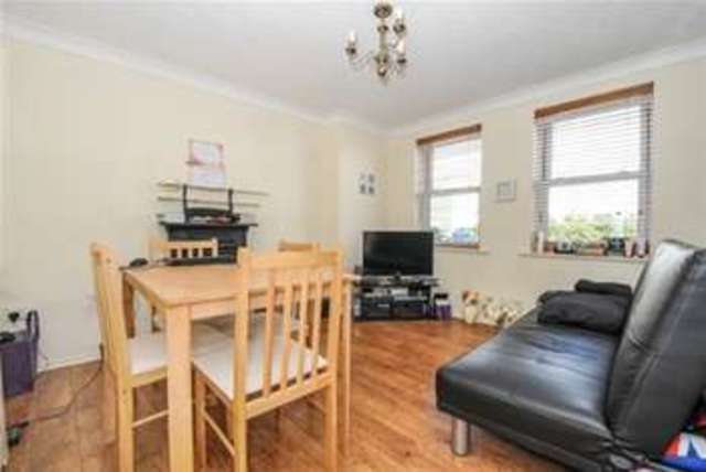  Image of 1 bedroom Property to rent in Waterloo Road Lymington SO41 at Lymington, SO41 9DD