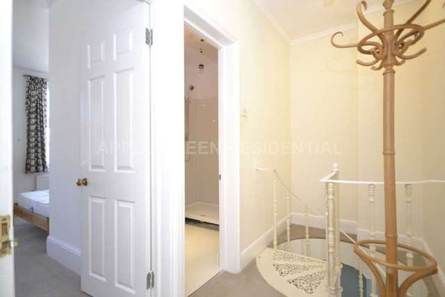  Image of 2 bedroom Flat to rent in Albert Street London NW1 at Camden Town NW1 Camden Town London, NW1 7LX