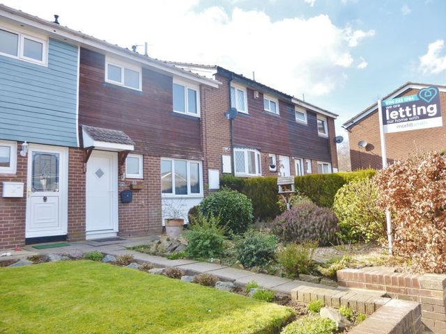  Image of 3 bedroom Terraced house to rent in Aldam Croft Sheffield S17 at Aldam Croft Totley Sheffield, S17 4GF