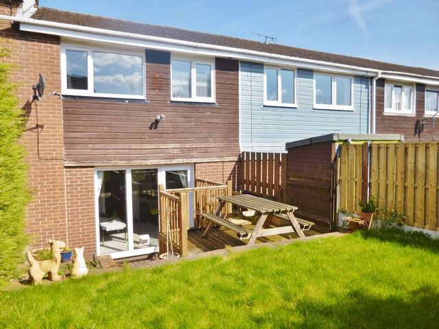  Image of 3 bedroom Terraced house to rent in Aldam Croft Sheffield S17 at Aldam Croft Totley Sheffield, S17 4GF