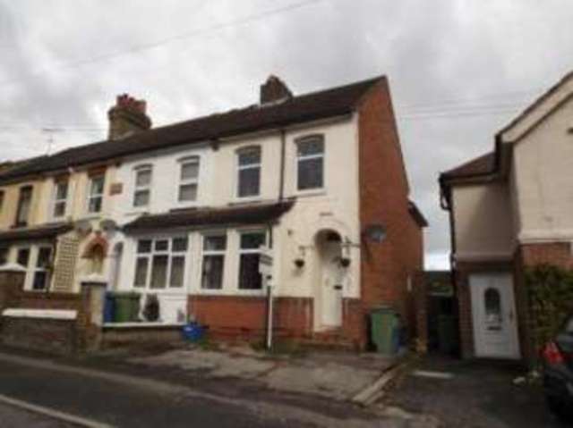  Image of 3 bedroom End of Terrace for sale in Holly Road Aldershot GU12 at Aldershot Hampshire Aldershot, GU12 4SQ