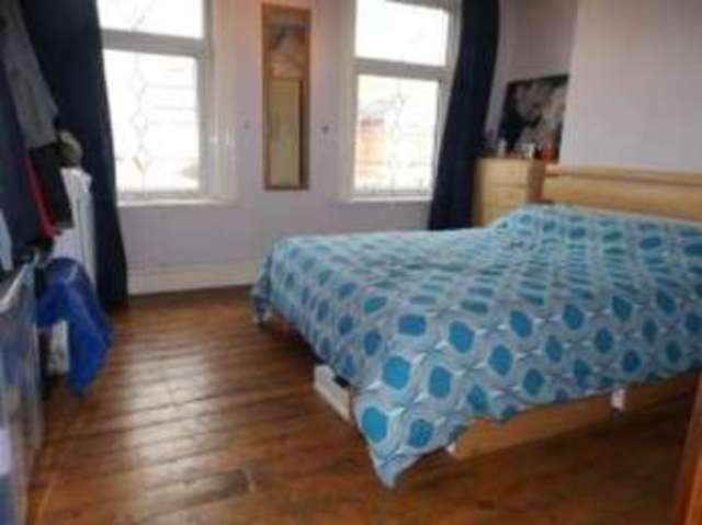  Image of 3 bedroom End of Terrace for sale in Holly Road Aldershot GU12 at Aldershot Hampshire Aldershot, GU12 4SQ