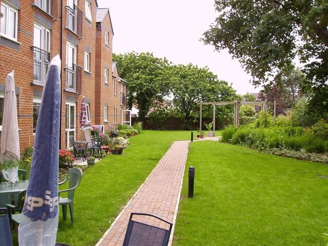  Image of 1 bedroom Retirement Property for sale in Rectory Road Burnham-on-Sea TA8 at Rectory Road  Burnham-on-Sea, TA8 2BT