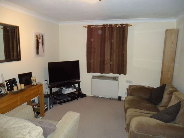  Image of 1 bedroom Flat to rent in York Mews Alton GU34 at York Mews  Alton, GU34 1JU