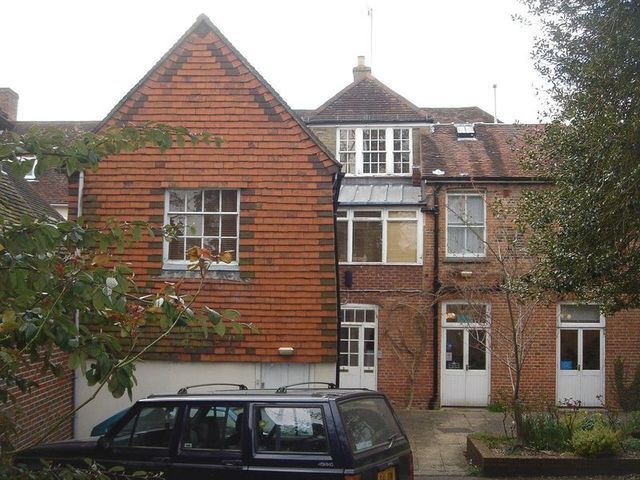  Image of 1 bedroom Flat to rent in High Street Alton GU34 at High Street  Alton, GU34 1AB