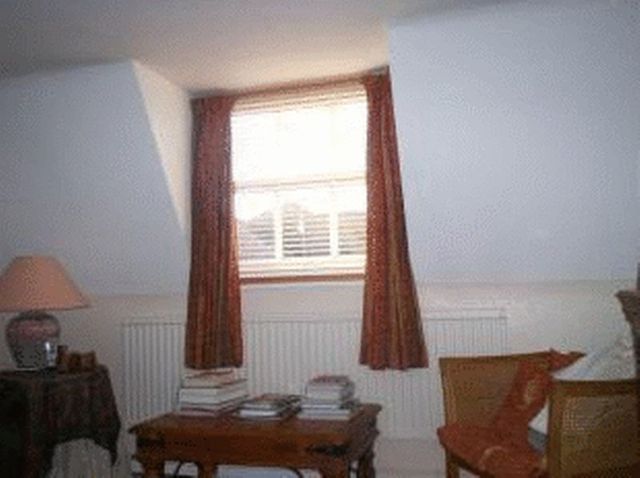  Image of 1 bedroom Flat to rent in High Street Alton GU34 at High Street  Alton, GU34 1AB