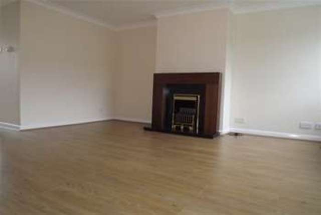  Image of 3 bedroom Detached house to rent in Anson Close Ringwood BH24 at Ringwood, BH24 1XN