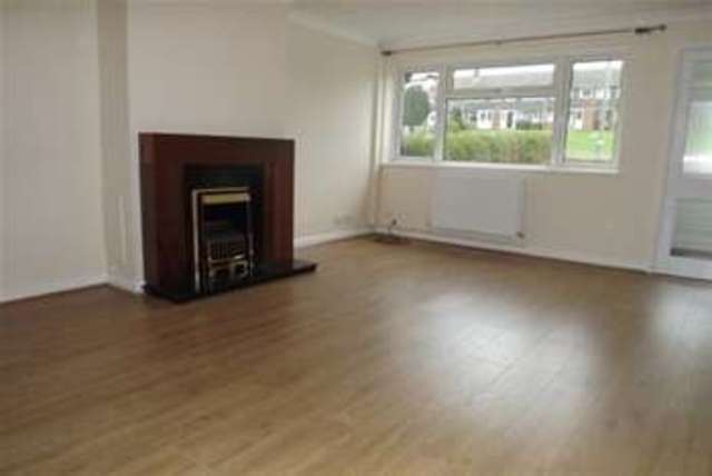  Image of 3 bedroom Detached house to rent in Anson Close Ringwood BH24 at Ringwood, BH24 1XN