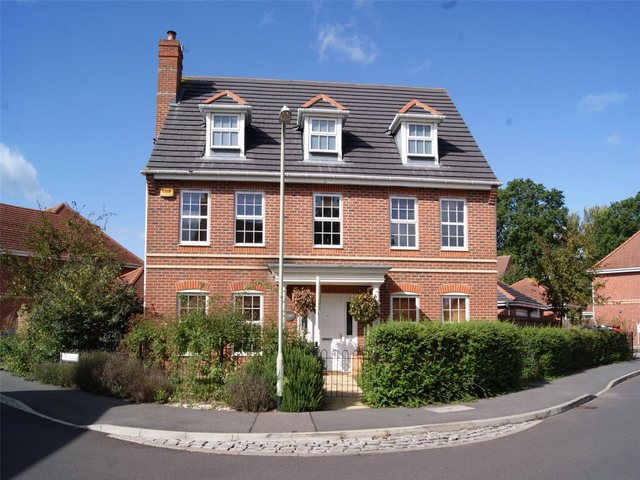  Image of 4 bedroom Detached house for sale in Arbery Way Arborfield Reading RG2 at Arborfield Reading Arborfield Garrison, RG2 9FG