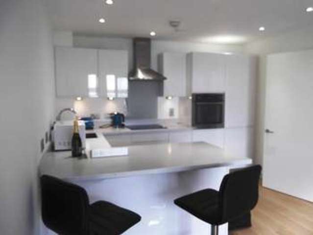  Image of 3 bedroom Apartment to rent in Archers Road Shirley Southampton SO15 at 39 Archers Road Bannister Park Southampton, SO15 2NB